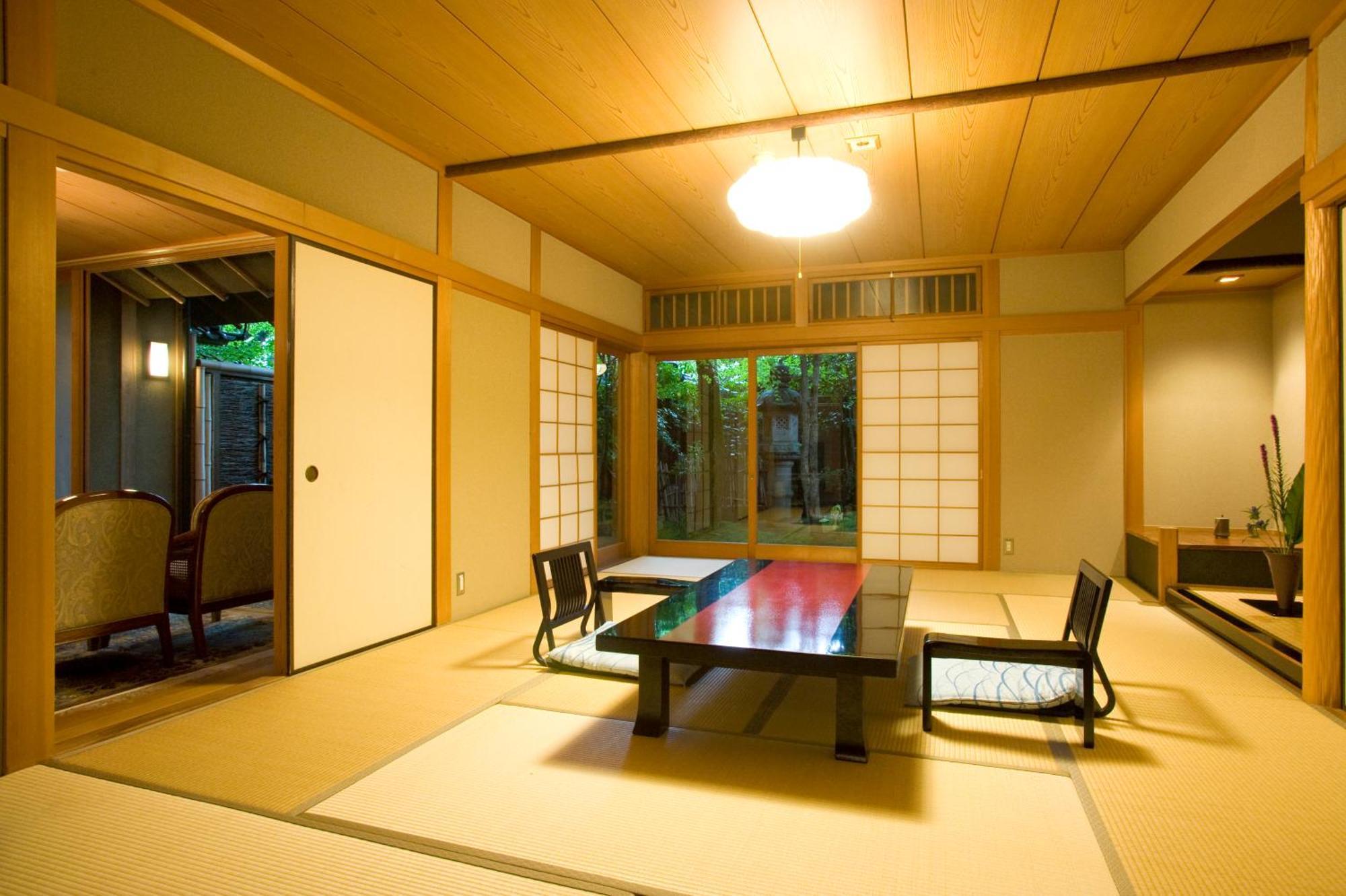 Ryotei Tanokura Hotel Yufu Exterior photo